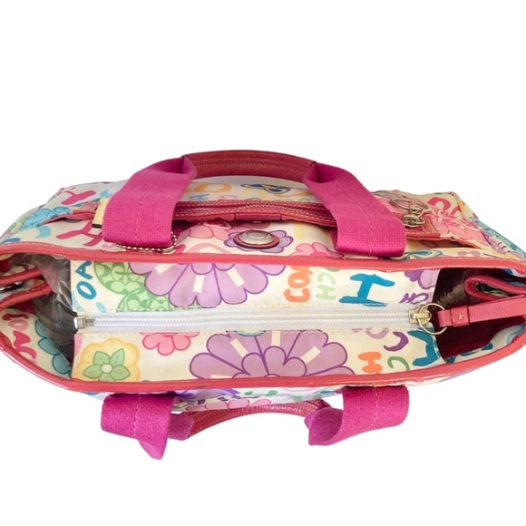 GUC Coach Graffiti Daisy Multi-Color Florals, Pink Nylon Shoulder Bag/Tote - Picture 3 of 16